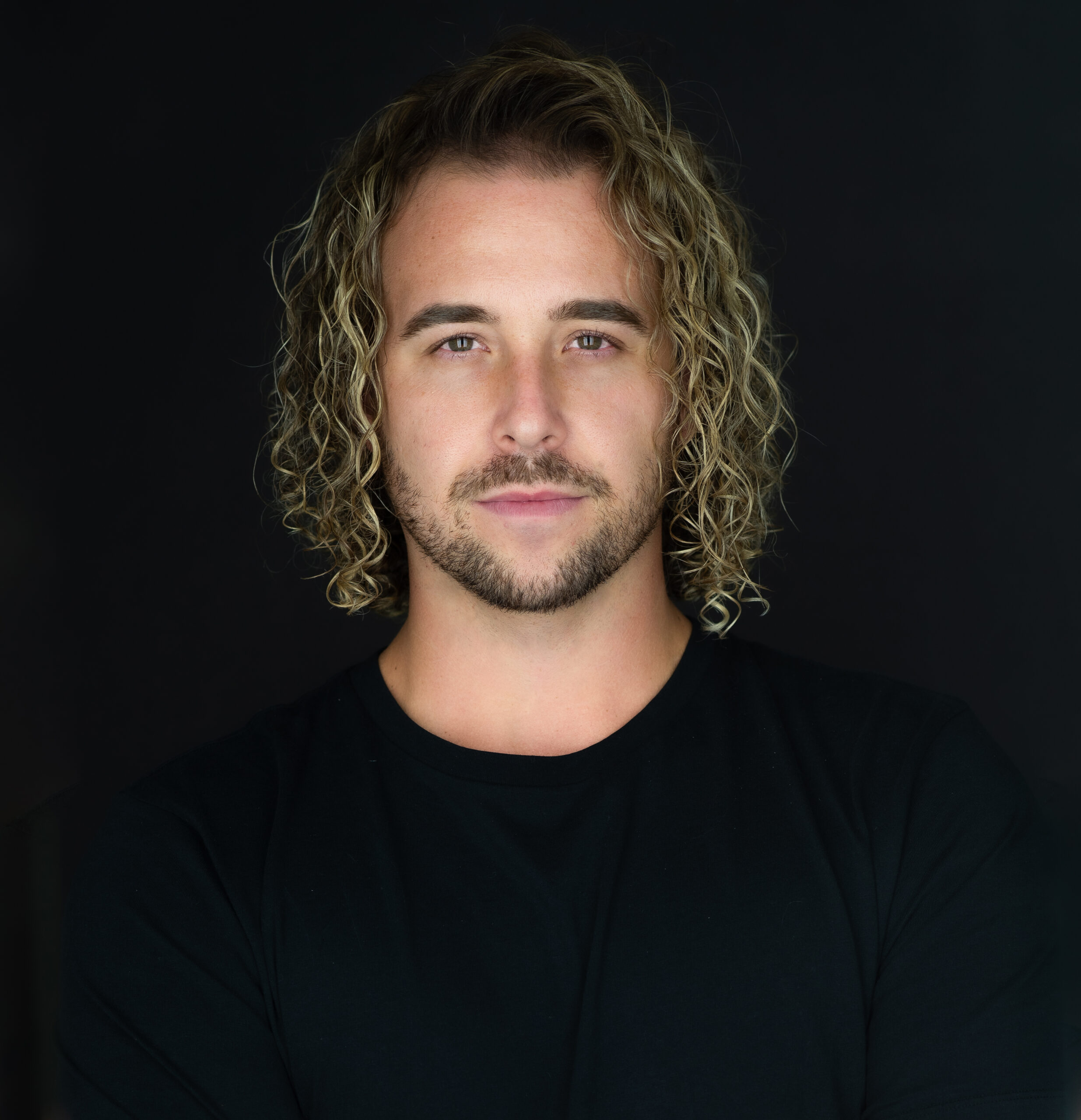 Zander Shine Joins Us For an Exclusive Interview: Diving into The Musical Influences That Inspire His Creativity